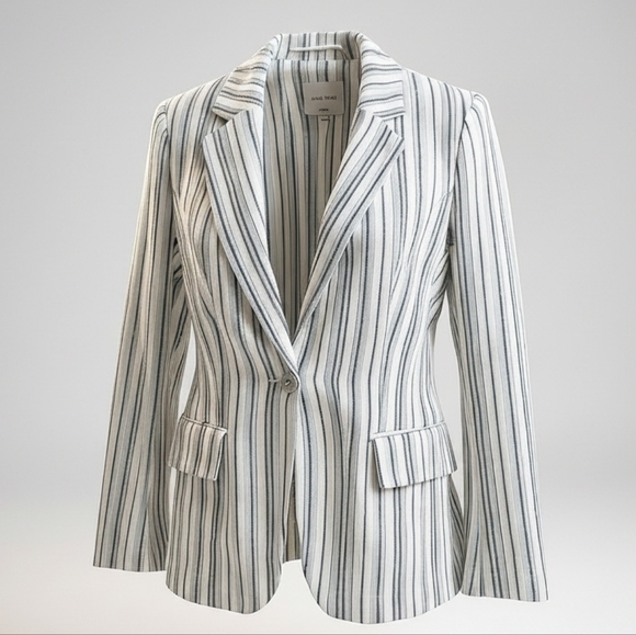 Love Tree Jackets & Blazers - NWT! Love Tree Linen Blazer